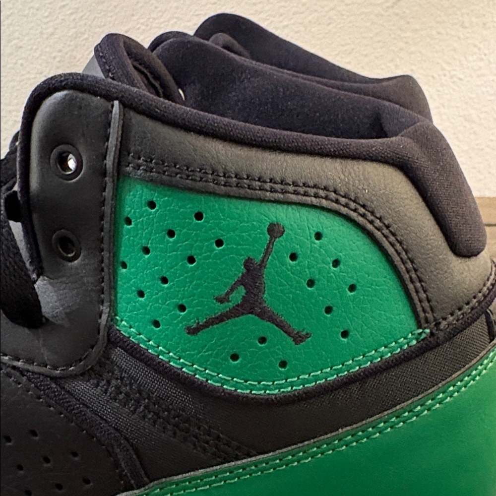 EUC Nike Air [Jordan] Access High-Top Black Verde Green Sneakers Shoes Men's 11 - Picture 9 of 12